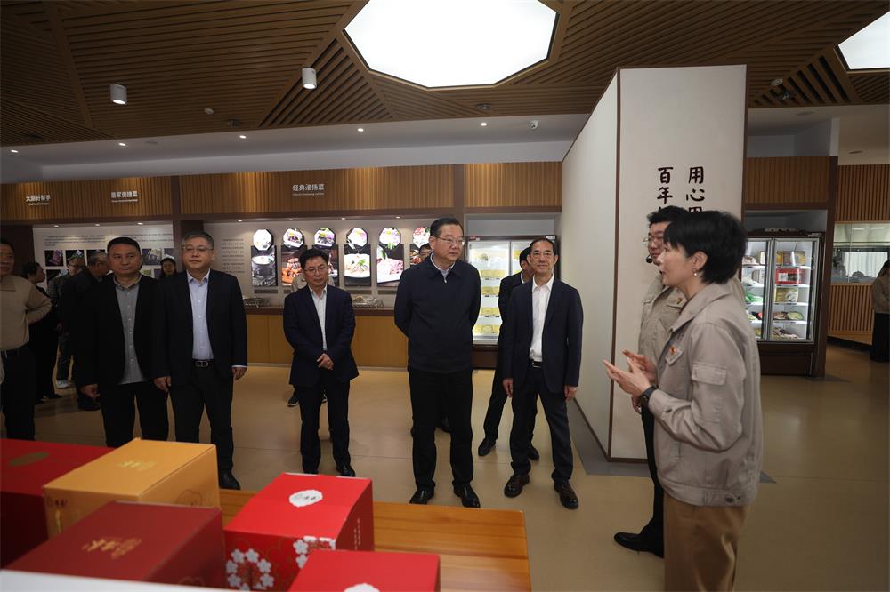 市政協(xié)主席陳揚專題調(diào)研集團聚焦主責(zé)主業(yè)、做大做強產(chǎn)業(yè)情況-1.jpg