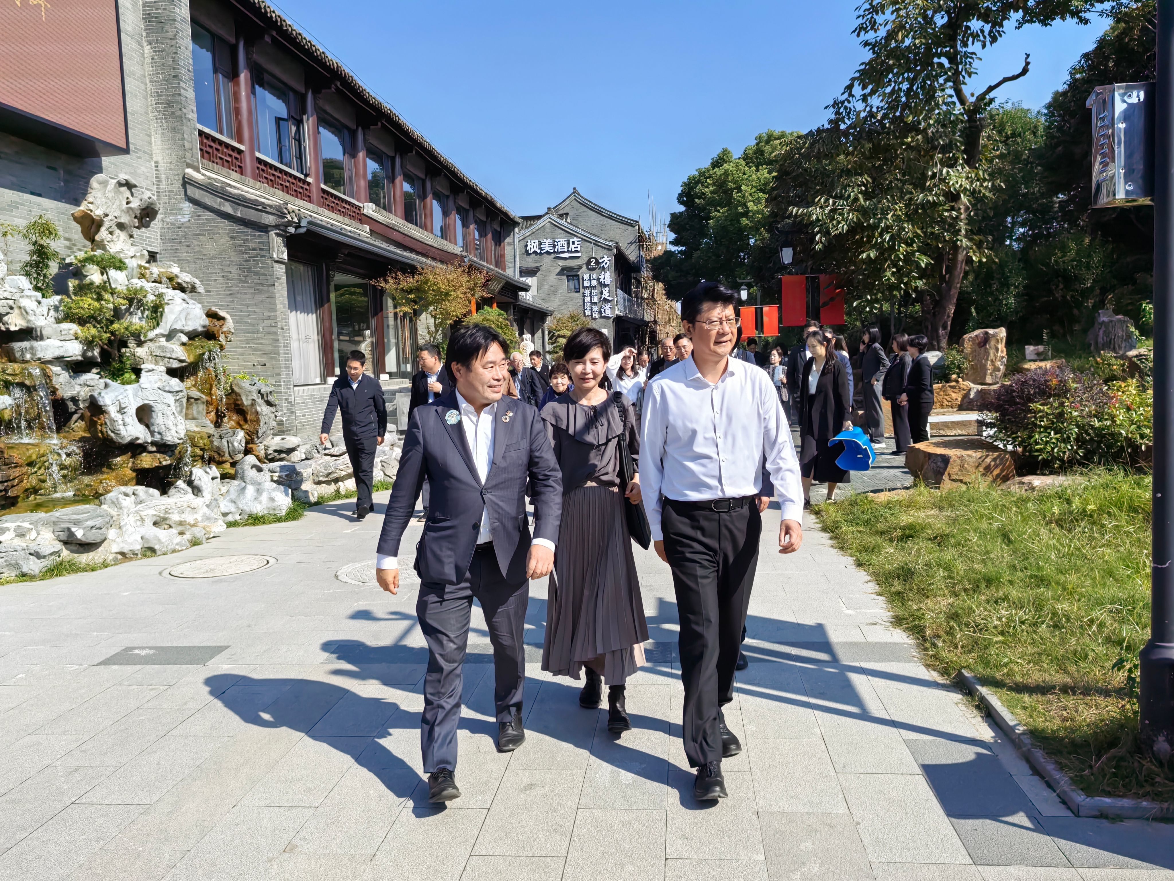 市委書記王進健與日本厚木市市長相聚中國淮揚菜博物館 共同續(xù)寫兩市友好交流嶄新篇章